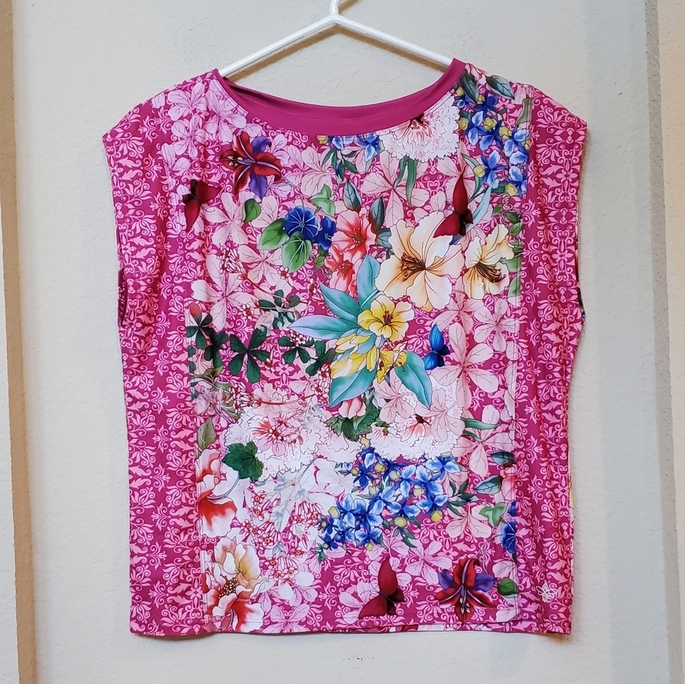 Johnny Was Sleeveless Active Wear Top. Size Small